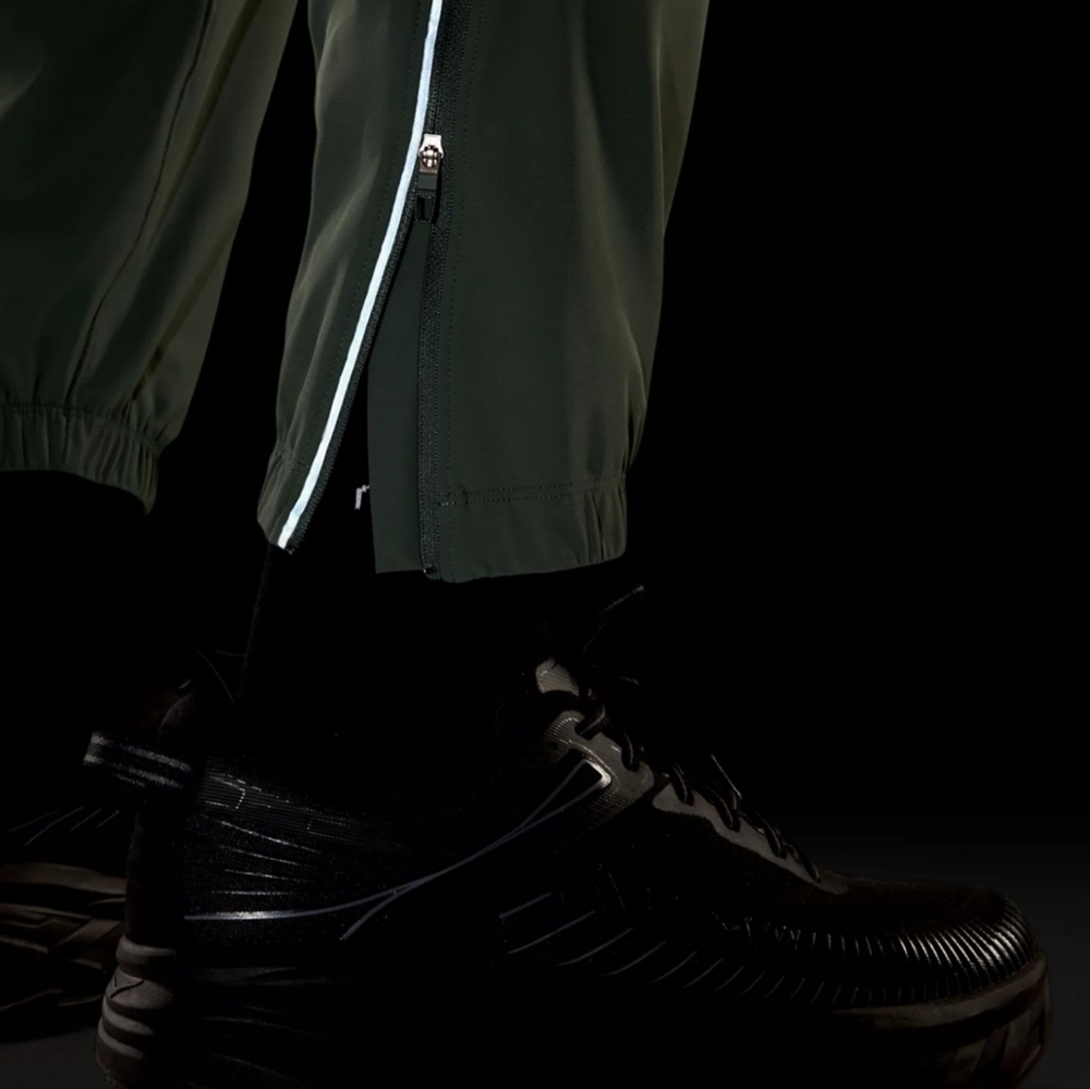 Lululemon surge joggers in Dark Forest - Picture 5 of 12